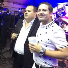 El cantante remmy valenzuela es acusado de amarrar y golpear brutalmente a una joven y a su novio en sinaloa, méxico. Remmy Valenzuela Realiza Dueto Con El Coyote Soy Grupero