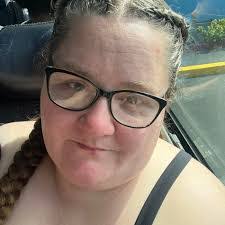 Amanda Windle's Instagram, Twitter & Facebook