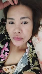 Filipina introduces herself with pride