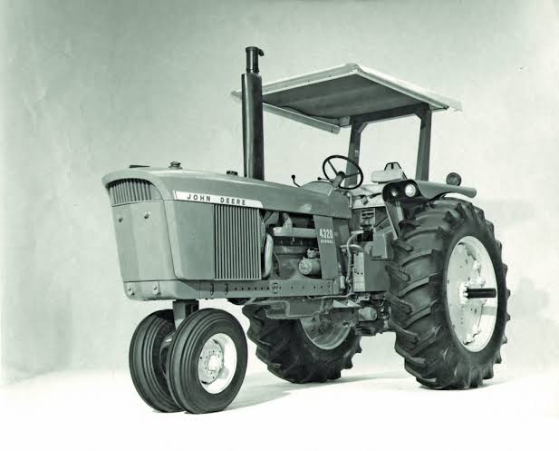 John Deere 4320 Tractor