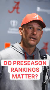 Alabama offensive lineman Seth McLaughlin has been named the #RoseBowl  scholar-athlete of the year. 🌹🎓 #RollTide #Alabama #Bama #CollegeFootball