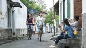 Rangga's presence triggers the jealousy of cinta's best friends, and things get more challenging for the couple when the girls pressure cinta to. What S Up With Cinta 2 2016 Imdb