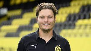Wir wollen an die leistung gegen wolfsburg anknüpfen, gibt cheftrainer edin terzic die marschroute für das duell in leipzig vor. Edin Terzic Suddenly In Spotlight As Dortmund Coach Asharq Al Awsat