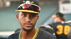 Ozzie Smith connects with fans at 'Turn Two with Ozzie' event