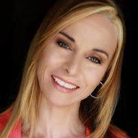 Candice Russell's Instagram, Twitter & Facebook