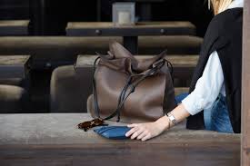 I purchased this portfolio for my 13 macbook pro, with the new m1 chip. Von Holzhausen Bags