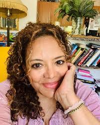 Lorraine Velez's Instagram, Twitter & Facebook