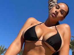 Johanna Leia reminds us its very cold in New York right now — Attack The  Culture