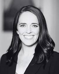 Heather Reich's Instagram, Twitter & Facebook