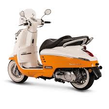 Vespa Primavera 125 Vs Peugeot Django 125 Peugeot Scooter Retro Scooter