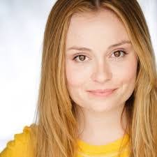 Melanie Molnar's Instagram, Twitter & Facebook