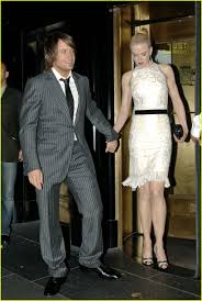 But margot has apparently shown up for this wedding (which is to take place in a few days on the grounds of the house) only to pick obsessively at pauline. Nicole Kidman Margot At The Wedding Premiere Photo 642241 Keith Urban Nicole Kidman Pictures Just Jared