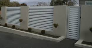 14 Astounding Contemporary Garden Fencing Ideas Astounding Contemporary Fencing Garden Ideas Gartentor Ge Fence Design Fence Gate Design Building A Fence