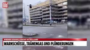 Der nachrichtenblog tichys einblick berichtet, dass es an den küsten der niederlande und belgiens in den vergangenen wochen zu schweren krawallen durch migranten gekommen ist. Bild Corona Randale In Holland Brennende Autos Pyro Wahnsinn Uber 150 Festnahmen Bild Live Facebook