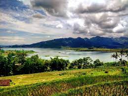 Berikut ini beberapa wisata eksklave kabupaten malang (pujon, ngantang, kasembon). Wisata Waduk Selorejo Ngantang