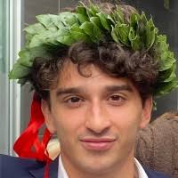 500+ perfiles de «Rizzo»