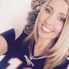 Laura Vanderburg's Instagram, Twitter & Facebook