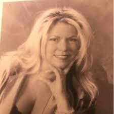 Theresa Alves's Instagram, Twitter & Facebook