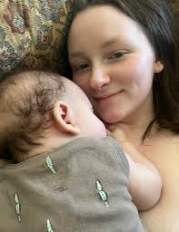 Hello! My name is Reagan. I'm a 19 year old who just finished my first year  of college in California, and I'm back home in Southern Utah for the  summer! I was