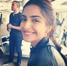 She S So Lovely Bollywood Actress Bollywood Celebrities Bollywood