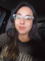 Holly Easter's Instagram, Twitter & Facebook