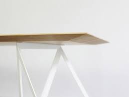 Steel Stands Sebastian Scherer 05 Jpg Stahltisch Holztischplatte Stylische Mobel