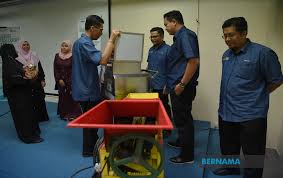Kolej komuniti kementerian pendidikan malaysia akan menjadi institusi yang menyediakan keperluan latihan dan kemahiran pada semua peringkat dan memberi peluang pendidikan kepada lepasan menengah sebelum ke pasaran tenaga kerja atau melanjutkan pendidikan ke peringkat lebih tinggi. Bernama Mesin Ciptaan Kolej Komuniti Paya Besar Mampu Tingkat Produktiviti Produk Jagung