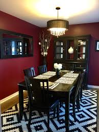 Black White Dining Room With A Pop Of Color On The Walls Black And White Dining Room Beautiful Dining Room Decor Black Dining Room Furniture
