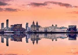Und das nachtleben werden sie auch nicht so schnell wieder vergessen. Liverpool Skyline Mit Einem Panoramablick Auf Aller Bekannten Sehenswurdigkeiten Am Ufer Des Mersey River Lizenzfreie Fotos Bilder Und Stock Fotografie Image 38765120