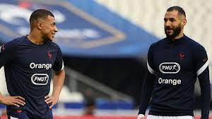 France striker karim benzema limped out of tuesday's friendly against bulgaria in a worrying sight for les bleus. 2gjonx4kcip5hm
