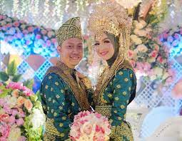 We did not find results for: 15 Daftar Terlengkap Pakaian Adat Riau Dan Aksesoris Adat Sehari Hari