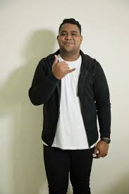 Album itu berisi 9 lagu, termasuk satu versi akustik dari hit single yang membuat namanya meledak, cinta luar biasa. Cerita Andmesh Soal Proses Di Balik Layar Album Cinta Luar Biasa Kumparan Com