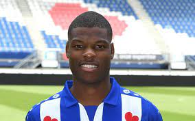 Los dos talentos jóvenes a seguir del psv eindhoven. Psv Biedt Vier Miljoen Op Denzel Dumfries Leeuwarder Courant