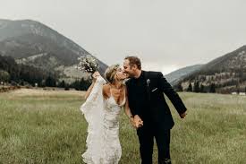There is an additional $30 nightly per overnight guest above that base number. We Can T Get Over The Epic Views And Neutral Hues In This 320 Guest Ranch Montana Wedding Junebug Weddings
