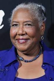 Esther Scott's Instagram, Twitter & Facebook