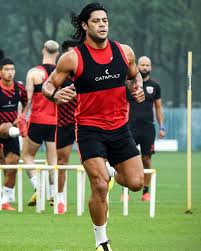 «oui, j'ai rejeté une proposition du portugal.parce que j'ai toujours voulu porter le maillot du brésil, et j'ai la chance de l'avoir réalisé juste après cette demande de la fédération portugaise. Hulk S Est Laisse Pousser Les Cheveux Vega Sports Plus Facebook