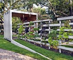 See more ideas about handrails, railings outdoor, iron railing. Screening Fence Or Garden Wall 102 Ideas For Garden Design Interior Design Ideas Ofdesign