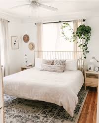 Sometimes Just As Simple As A Hat Can Decorate A Room Al Of Course Plants This Bedroom By Carlanatalia Is So Bedroom Makeover Bedroom Design Room Decor