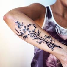 Cosmetologist tattoo cosmetology tattoos hairdresser tattoos hairstylist tattoos hairstylist tattoo design, shoulder abstract tattoo. Instagram Photo By Sasha Kiseleva Aug 25 2015 At 11 11am Utc Hairdresser Tattoos Cosmetology Tattoos Stylist Tattoos