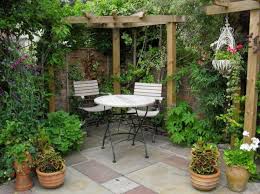 Garten Pergola Gestalten 50 Ideen Fur Ihre Sommerliche Gartengestaltung Courtyard Gardens Design Small Courtyard Gardens Patio Garden