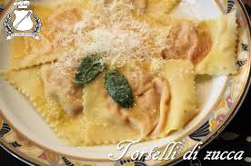 I tortelli di zucca sono una ricetta tradizionale natalizia, tipica di mantova. Tortelli Di Zucca Gran Consiglio Della Forchetta
