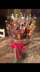 21st Birthday Gift Ideas For Guys Australia Diy Booze Bouquet For My Boyfriend S 21st Birthday Such A Fun Idea 21st Birthday Gifts Booze Bouquet Guys 21st Birthday