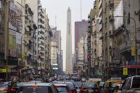 La construcción de este monumento emblemático de la ciudad de buenos aires fue realizada en un lapso de tiempo récord de tan solo 60 días y fue diseñado por el arquitecto alberto prebisch. El Obelisco De Buenos Aires Cumple 80 Anos Nueva Ciudad