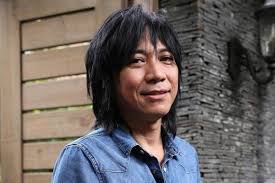 Selain bambang dan abdee slank, mantan dirjen kekayaan negara isa rachmatarwata dan staf khusus menteri bumn arya sinulingga juga diangkat menjadi komisaris telkom. Xhwudsrtunirwm