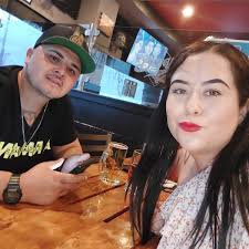 Who pours concrete counter tops in Puerto Penasco?