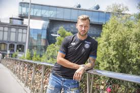 Tff süper lig ekiplerinden göztepe, 1993 doğumlu orta saha oyuncusu peter zulj'u transfer ettiğini açıkladı. Der Zulj Beginn Zum Schulschluss Graz