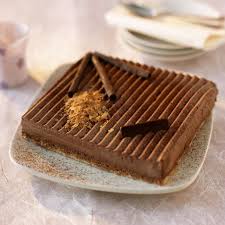 Decouvrez La Recette Le Trianon Ou Royal Sur Cuisineactuelle Fr Recette Royal Chocolat Recette Royal Gateaux Et Desserts