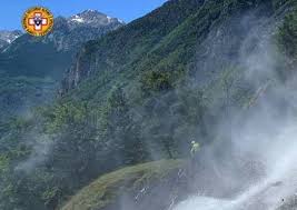 Doveva essere una domenica di relax e invece la gita alle cascate dell'acquafraggia, in val bregaglia, in provincia di sondrio, si è trasformata in tragedia. Tjx1ttjfokag7m