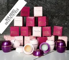 Orang yang lagi santay lihat tv sambil ngopi. Bisnis Unik Wanita Publicaciones Facebook