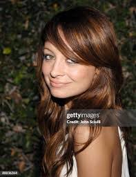 Lara Allen's Instagram, Twitter & Facebook